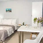 Traveller\'S Nest Studio Close To Center,Port,Airport